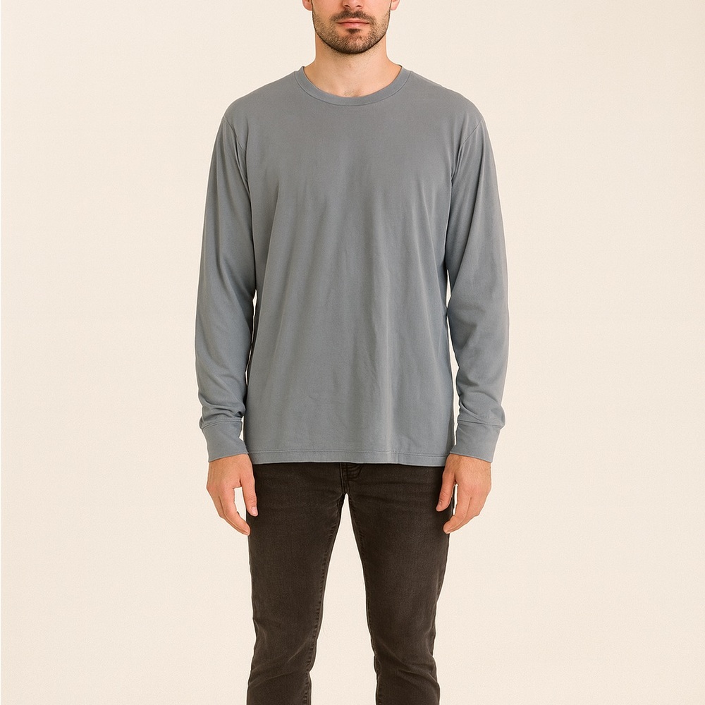 Old Navy Size Large Soft-Washed Blue Long Sleeve Shirt.